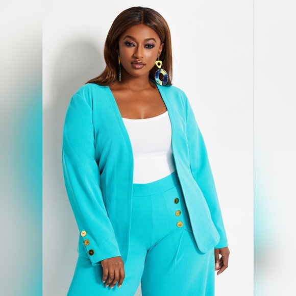 Crepe Collarless Belted Jacket Suit Set - Picture 4 of 10